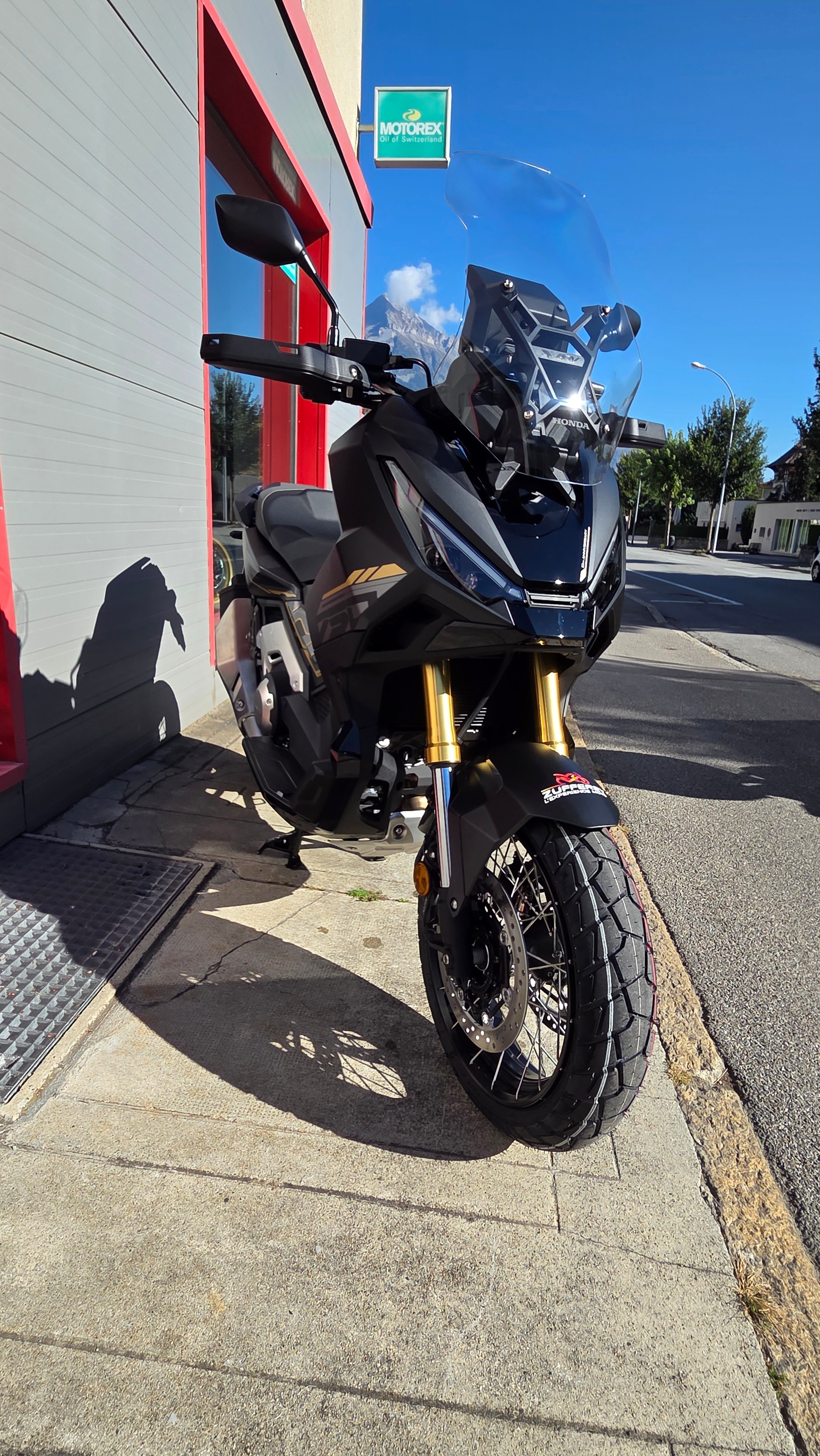 HONDA X-ADV 750-image-1
