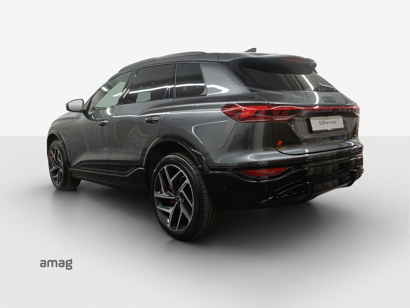 AUDI SQ6 e-tron quattro-showroom-element-2