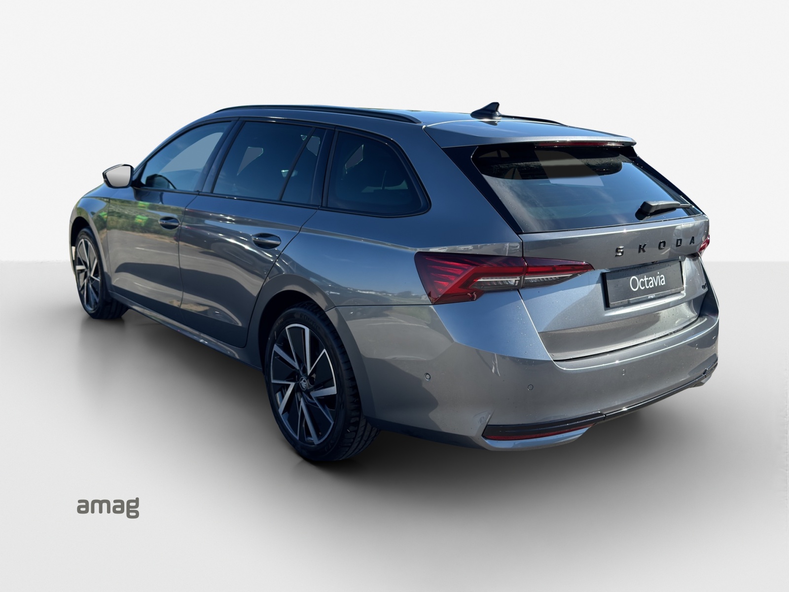 SKODA Octavia Sportline Dynamic 2.0 TSI 204PS 7DSG 4x4-showroom-element-2