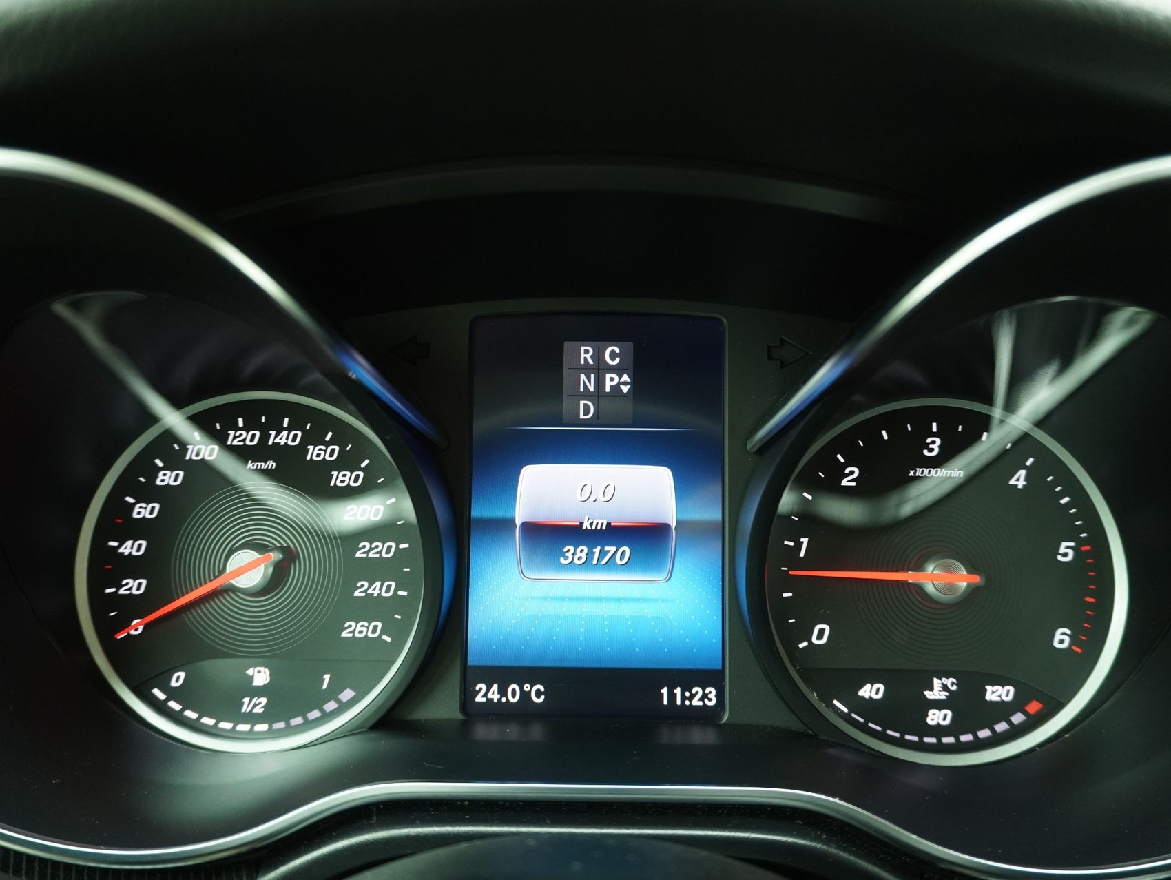 MERCEDES-BENZ Marco Polo 300 d-image-26