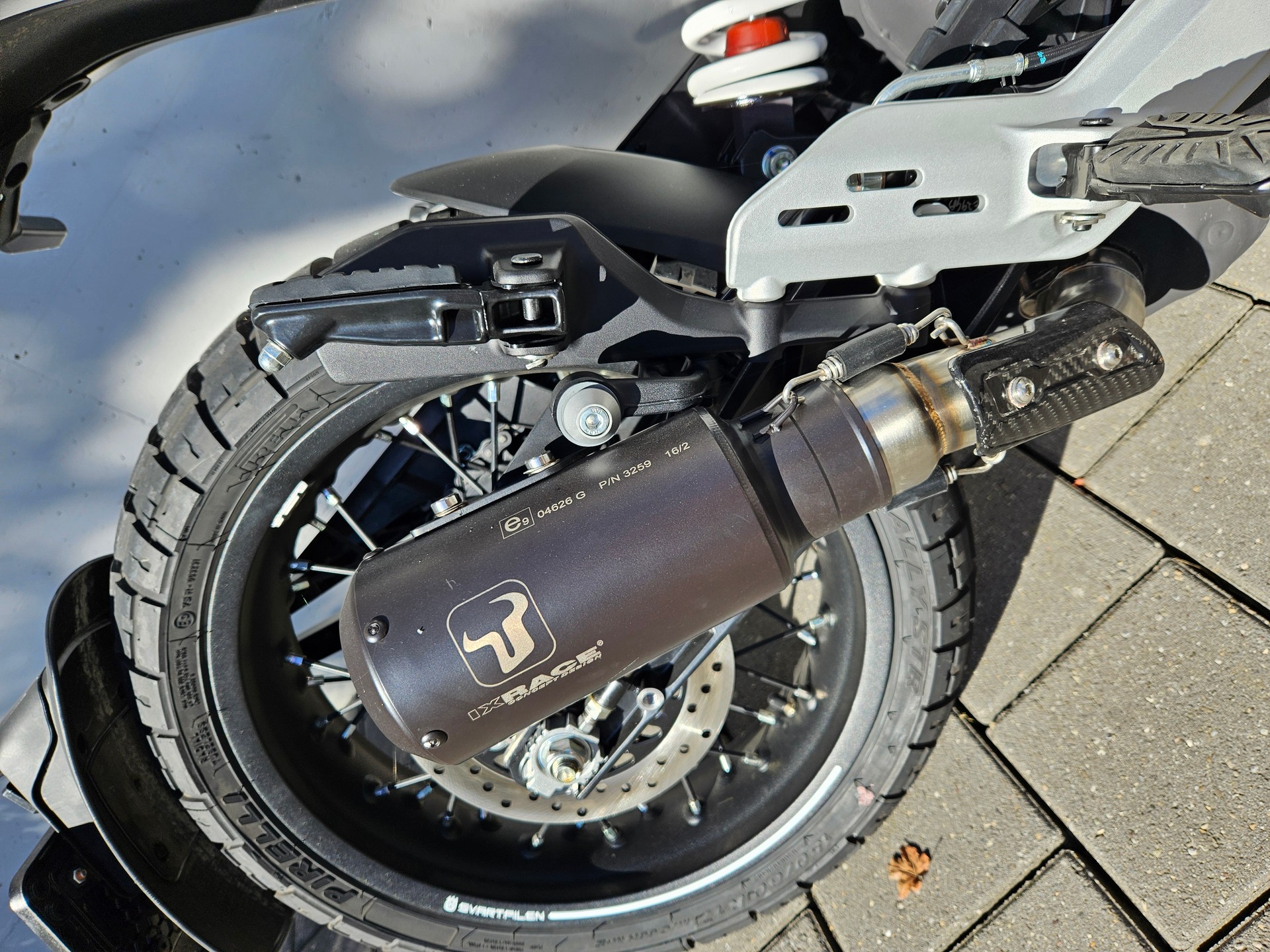 HUSQVARNA Svartpilen 125-image-3