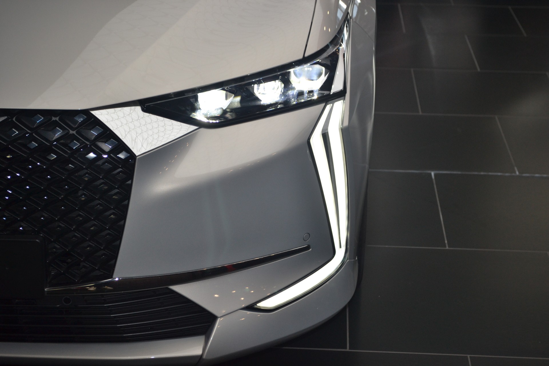 DS AUTOMOBILES DS 4 1.4 Blue HDi Rivoli EAT8-image-10