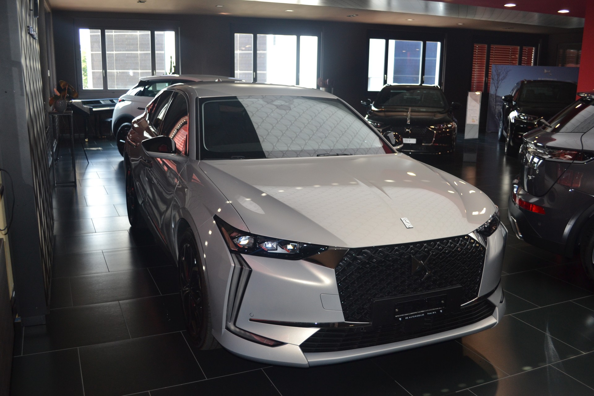 DS AUTOMOBILES DS 4 1.4 Blue HDi Rivoli EAT8-image-1