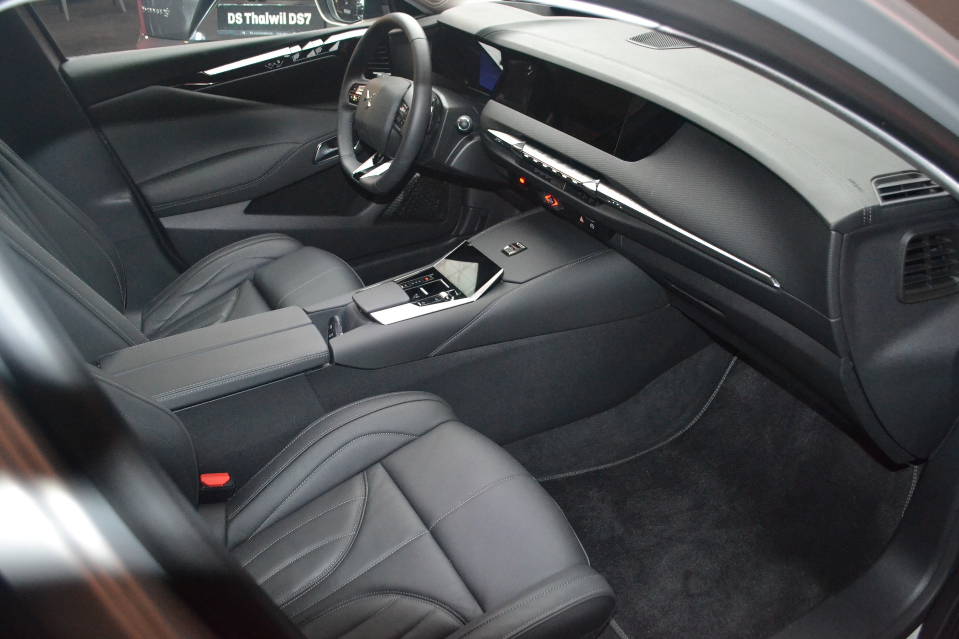 DS AUTOMOBILES DS 4 1.4 Blue HDi Rivoli EAT8-image-5