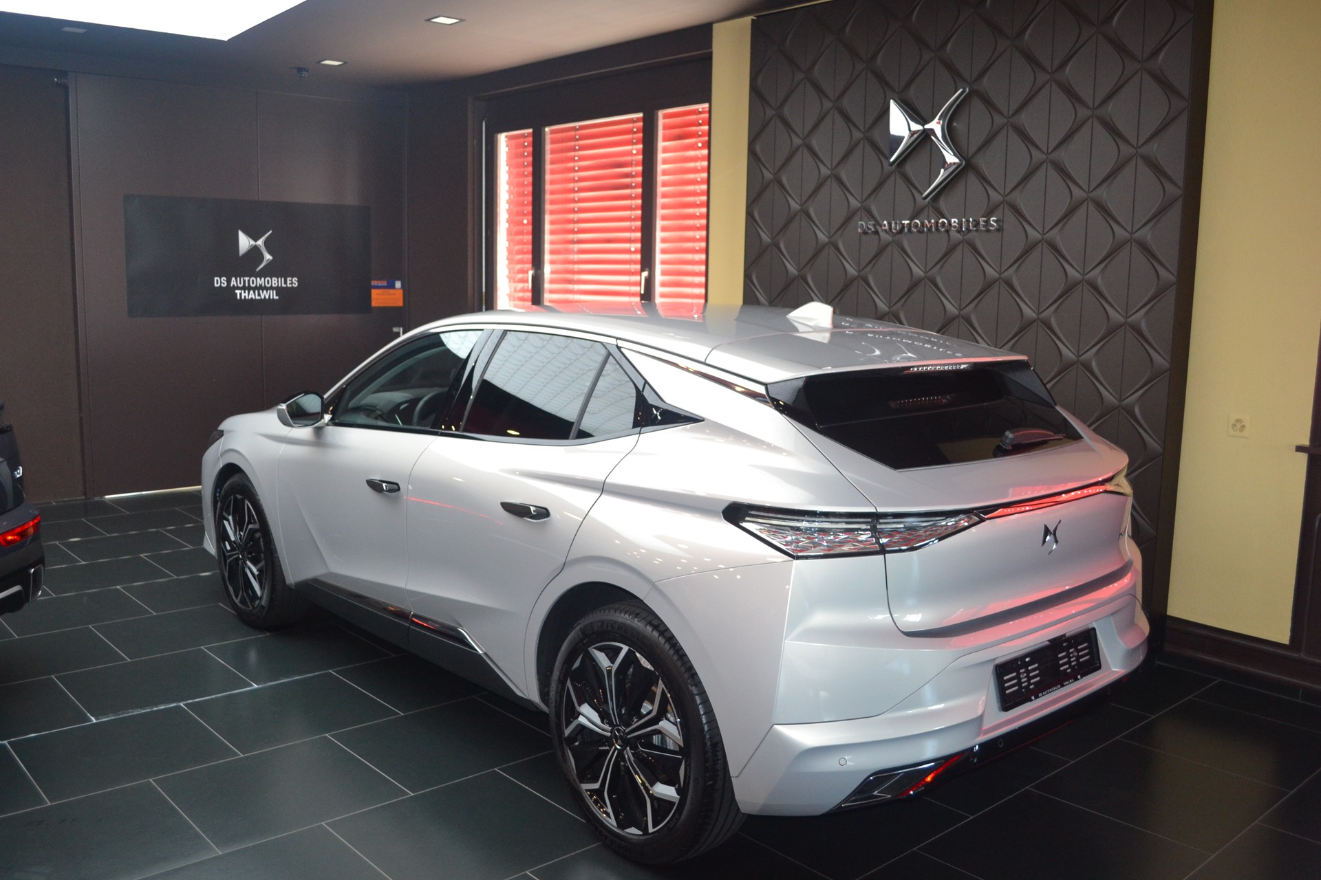 DS AUTOMOBILES DS 4 1.4 Blue HDi Rivoli EAT8-image-2