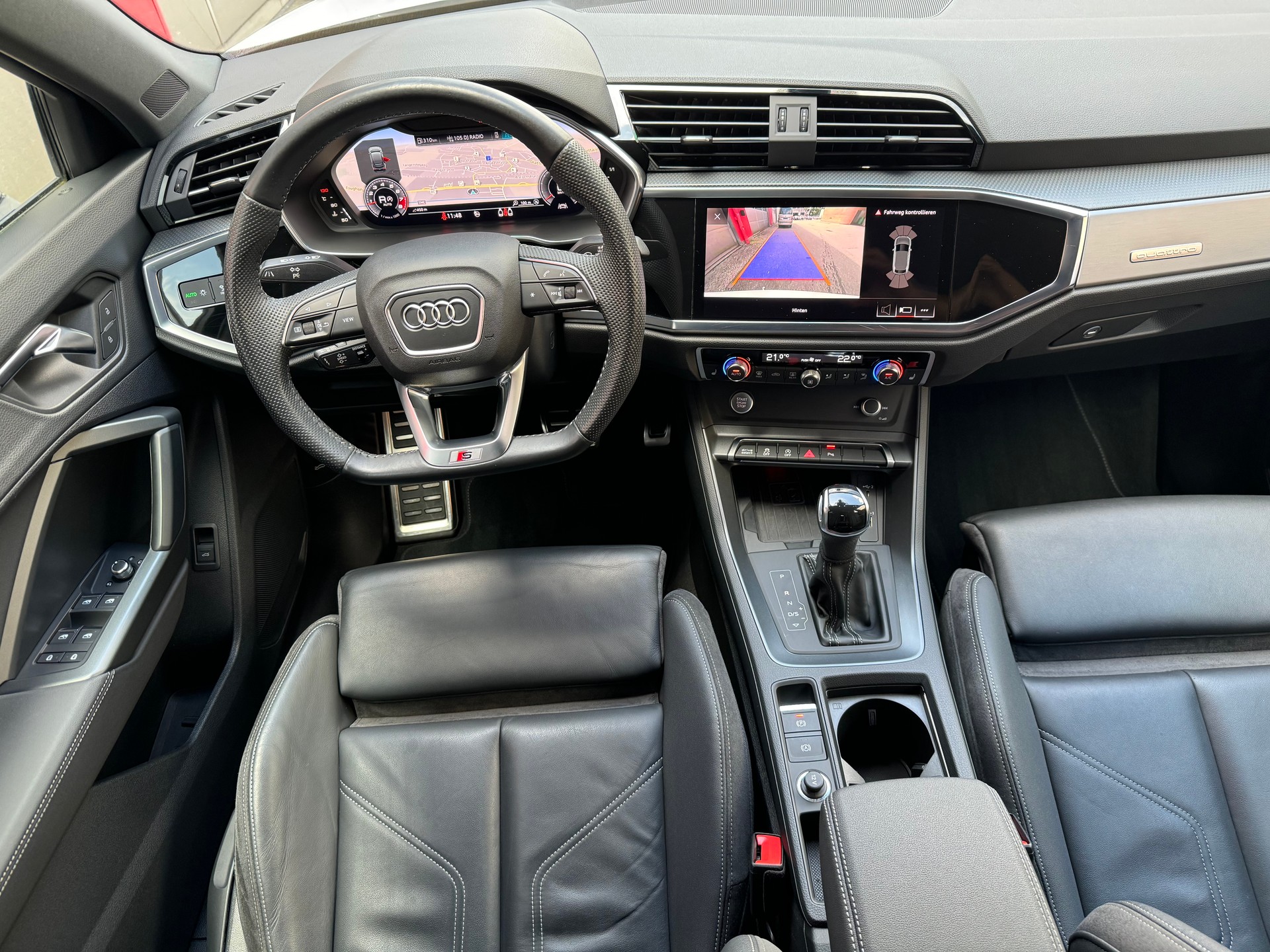 AUDI Q3 Sportback 45 TFSI S line quattro-image-11