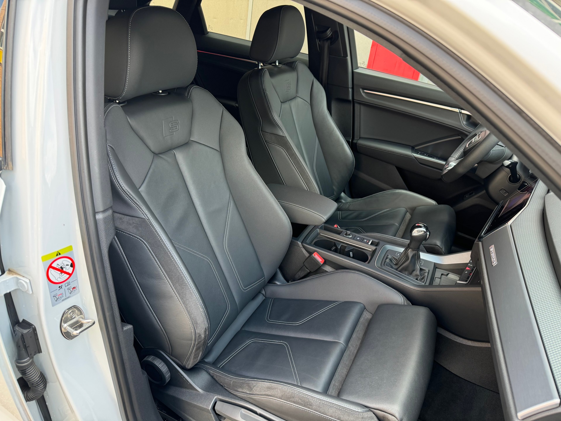 AUDI Q3 Sportback 45 TFSI S line quattro-image-9