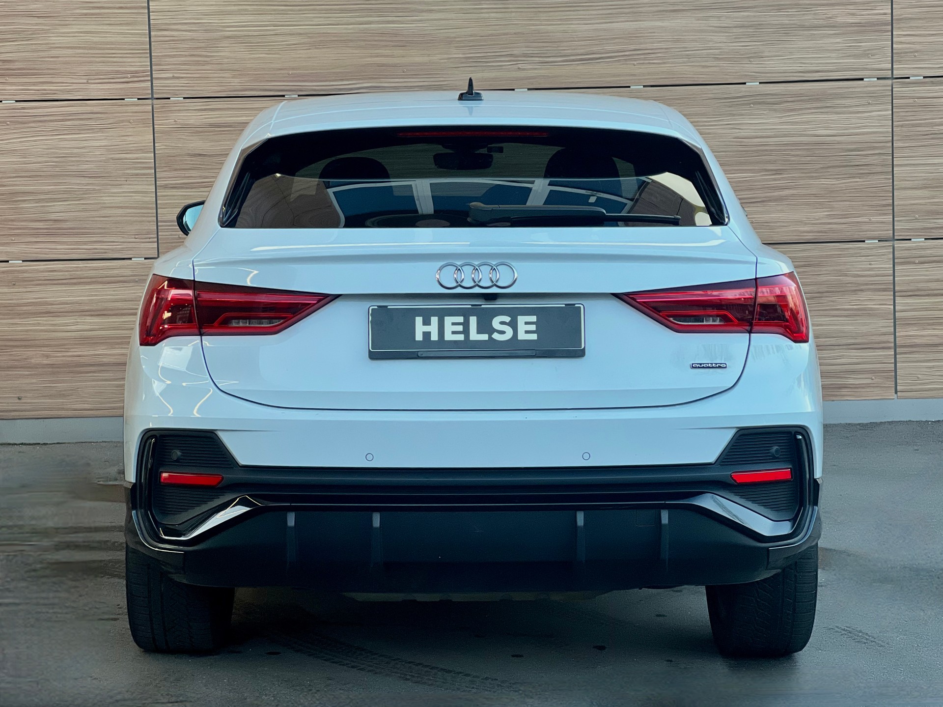 AUDI Q3 Sportback 45 TFSI S line quattro-image-3