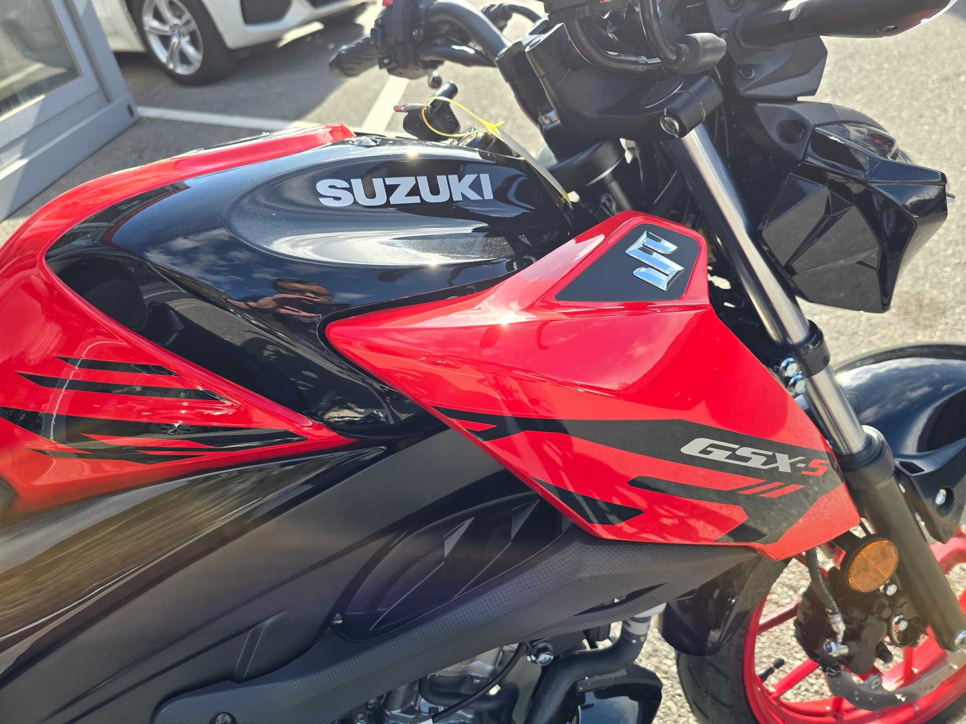 SUZUKI GSX-S 125-image-3
