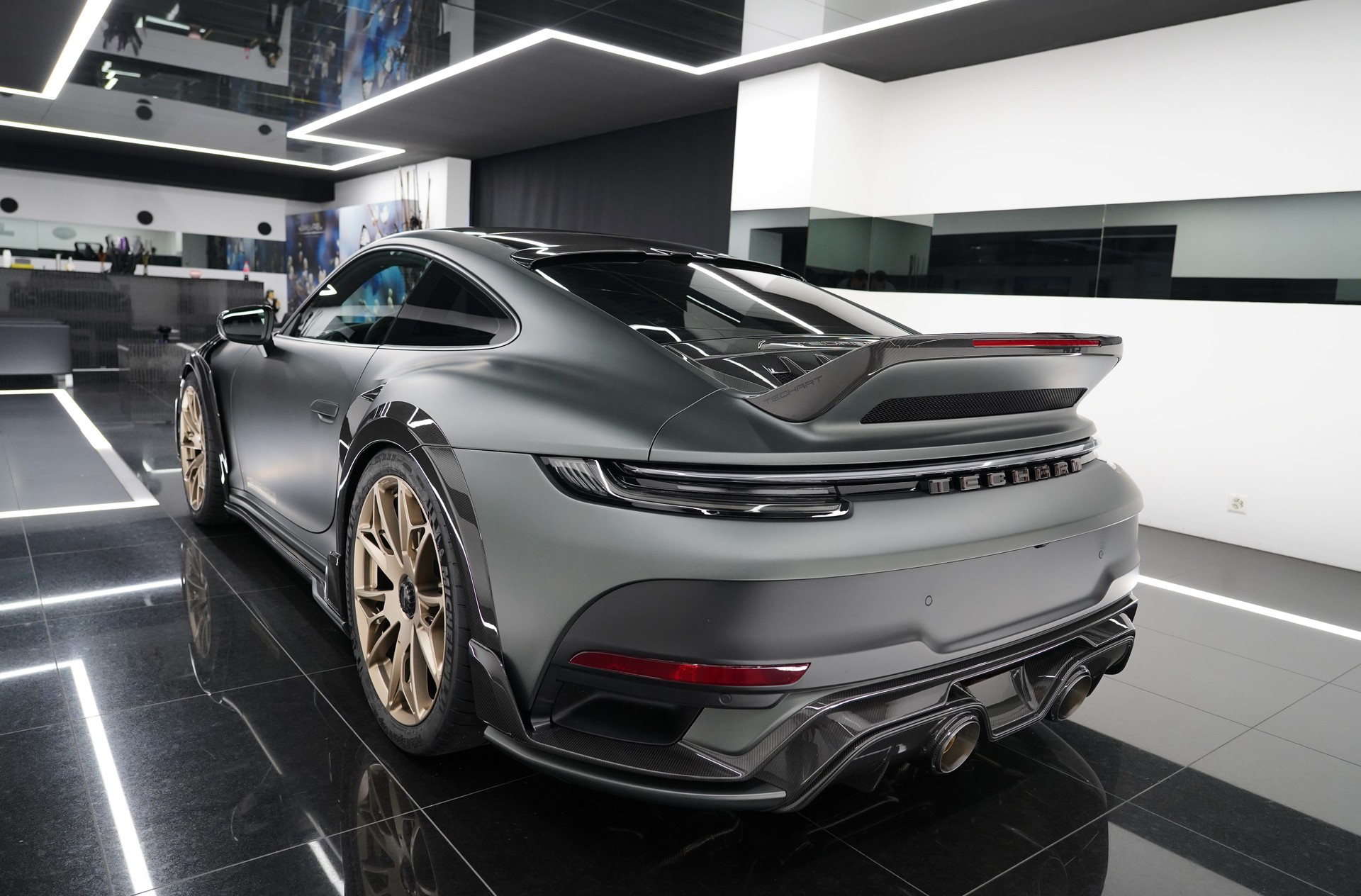 PORSCHE 911 Turbo S-image-4