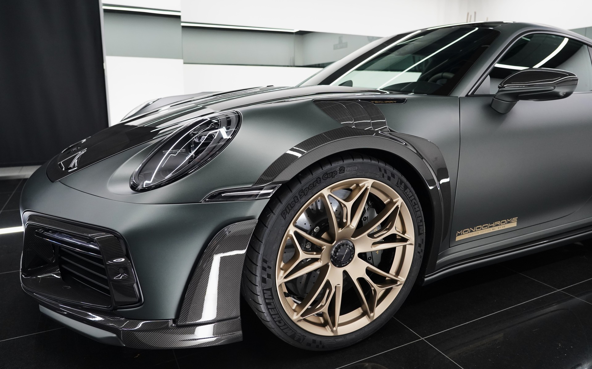 PORSCHE 911 Turbo S-image-5