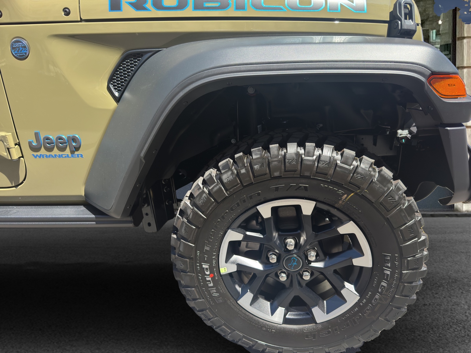 JEEP Wrangler 2.0 PHEV Unlimited Rubicon Automatic Soft Top-image-23