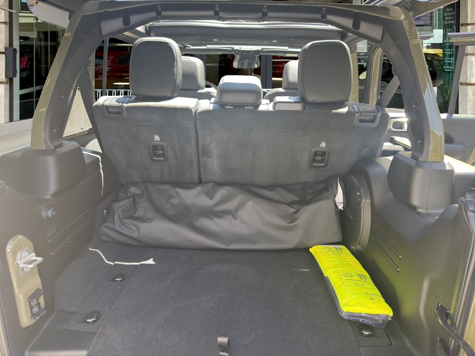 JEEP Wrangler 2.0 PHEV Unlimited Rubicon Automatic Soft Top-image-18