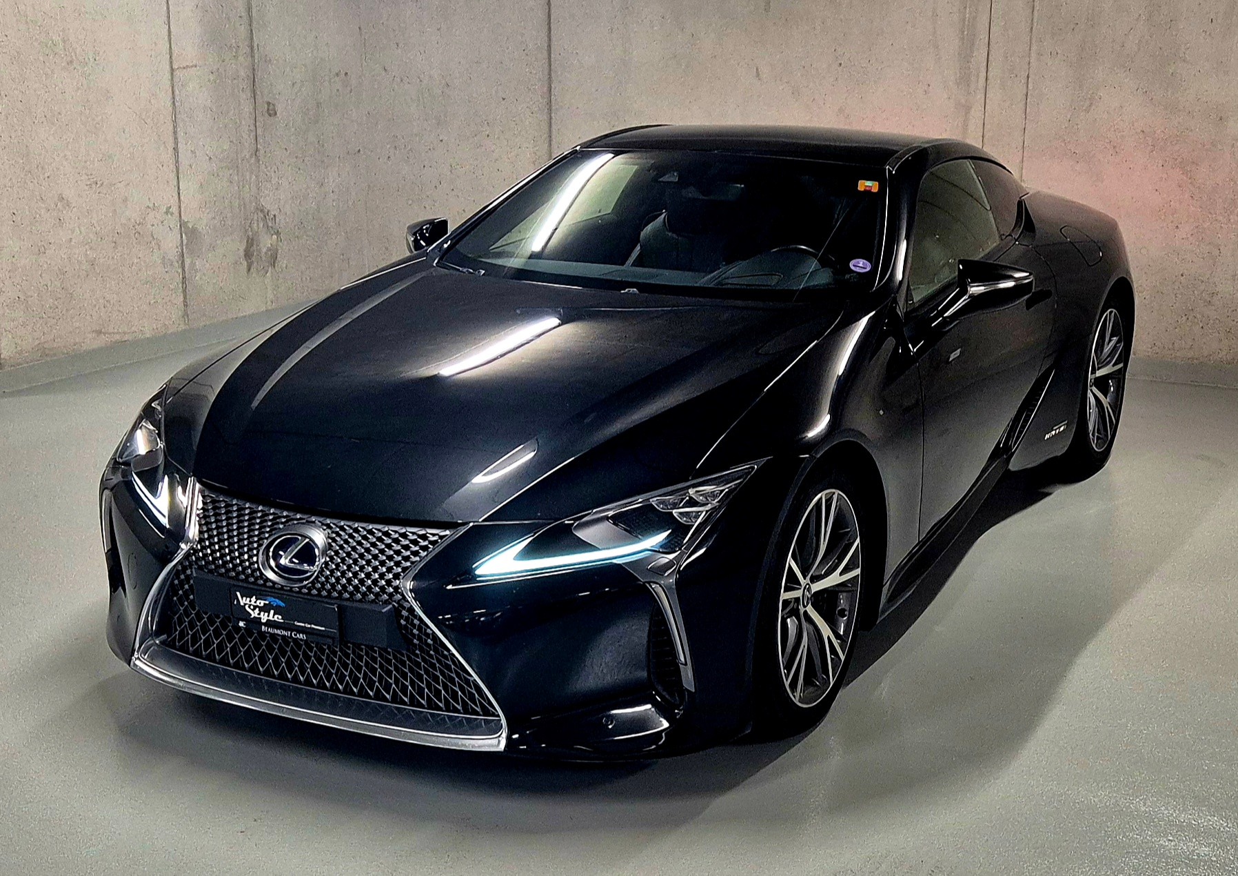 LEXUS LC 500h excellence CVT-showroom-element-2