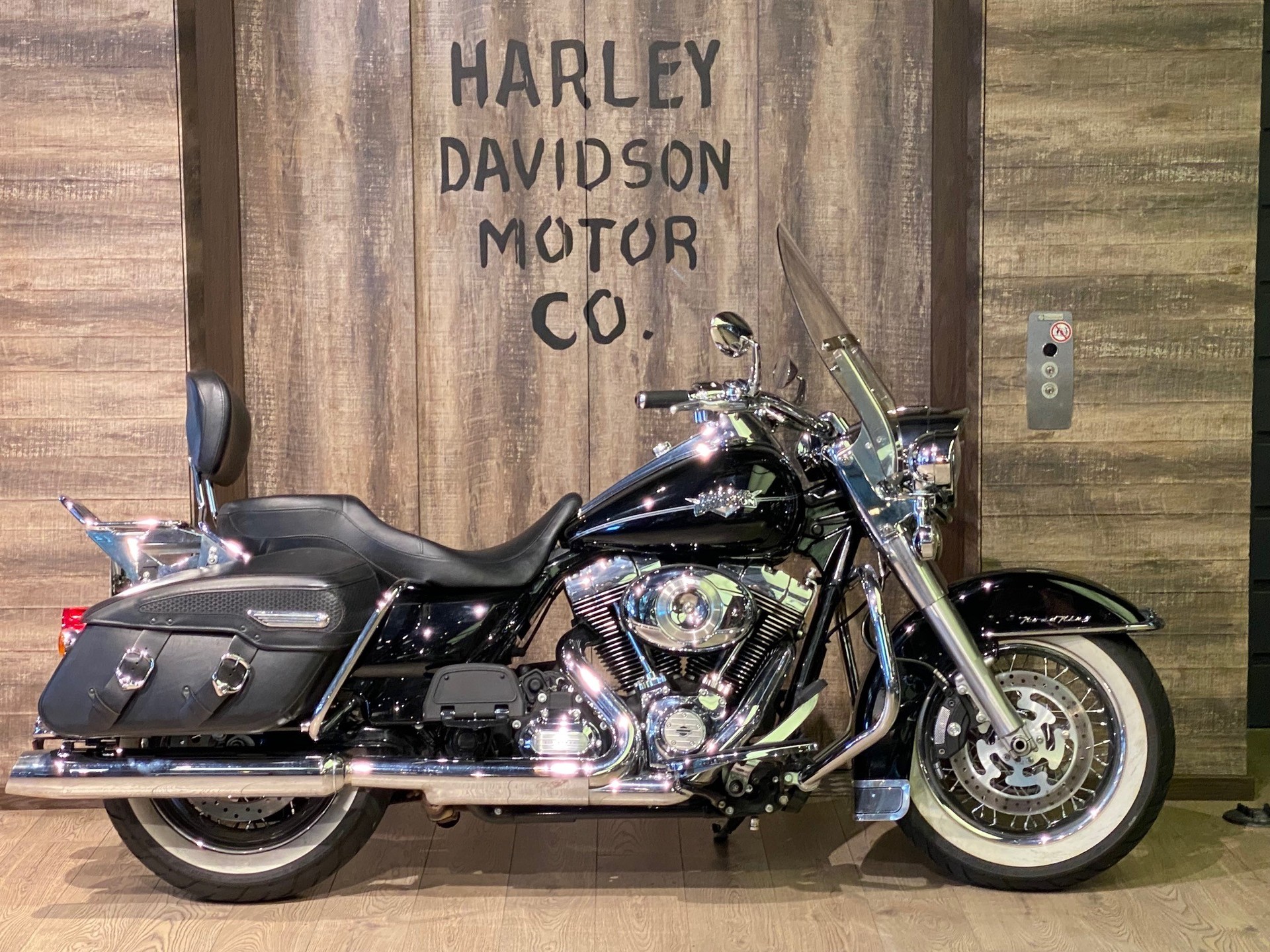 HARLEY-DAVIDSON FLHRC Road King Classic 103 ABS-image-0