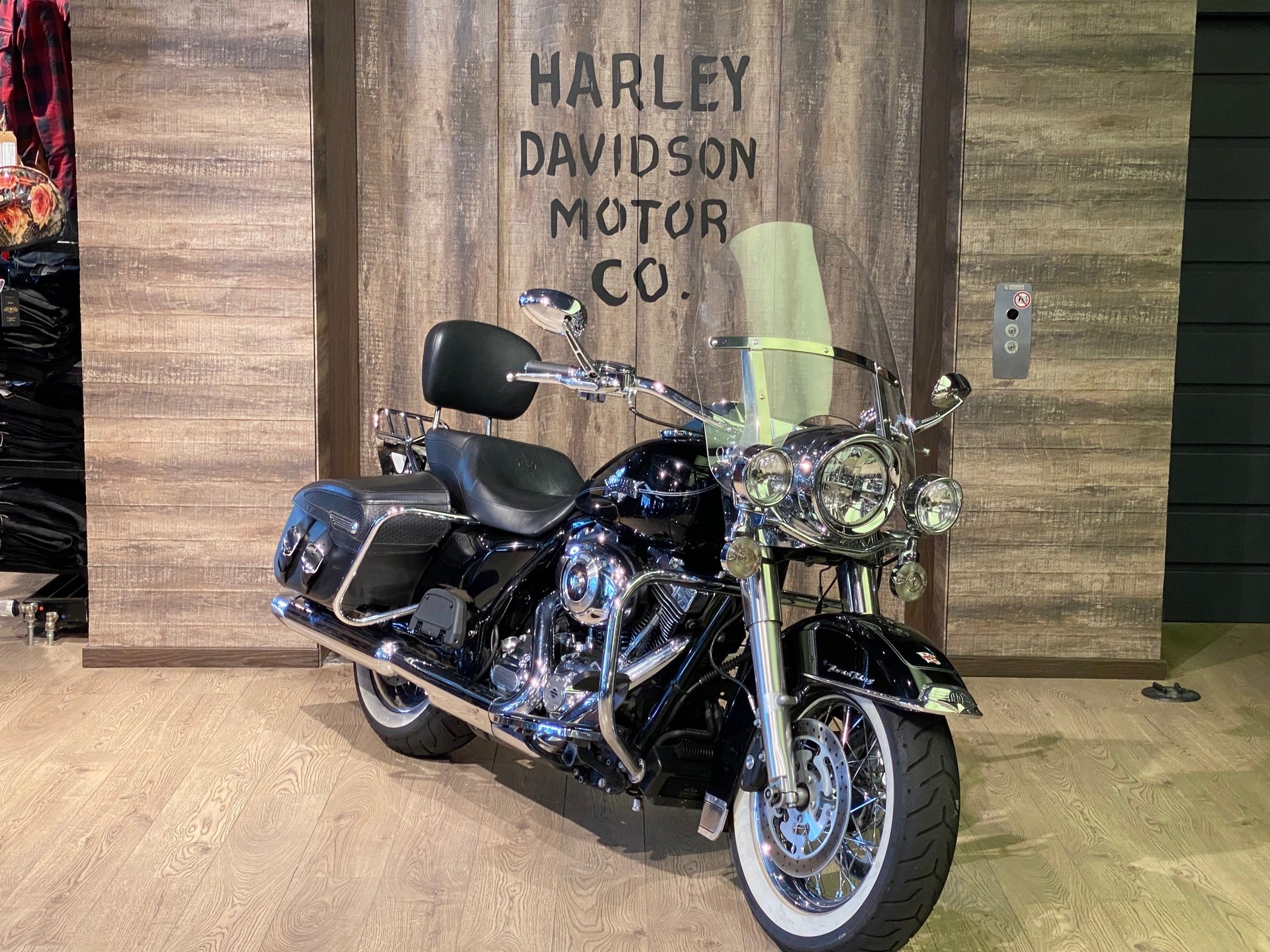HARLEY-DAVIDSON FLHRC Road King Classic 103 ABS-image-1