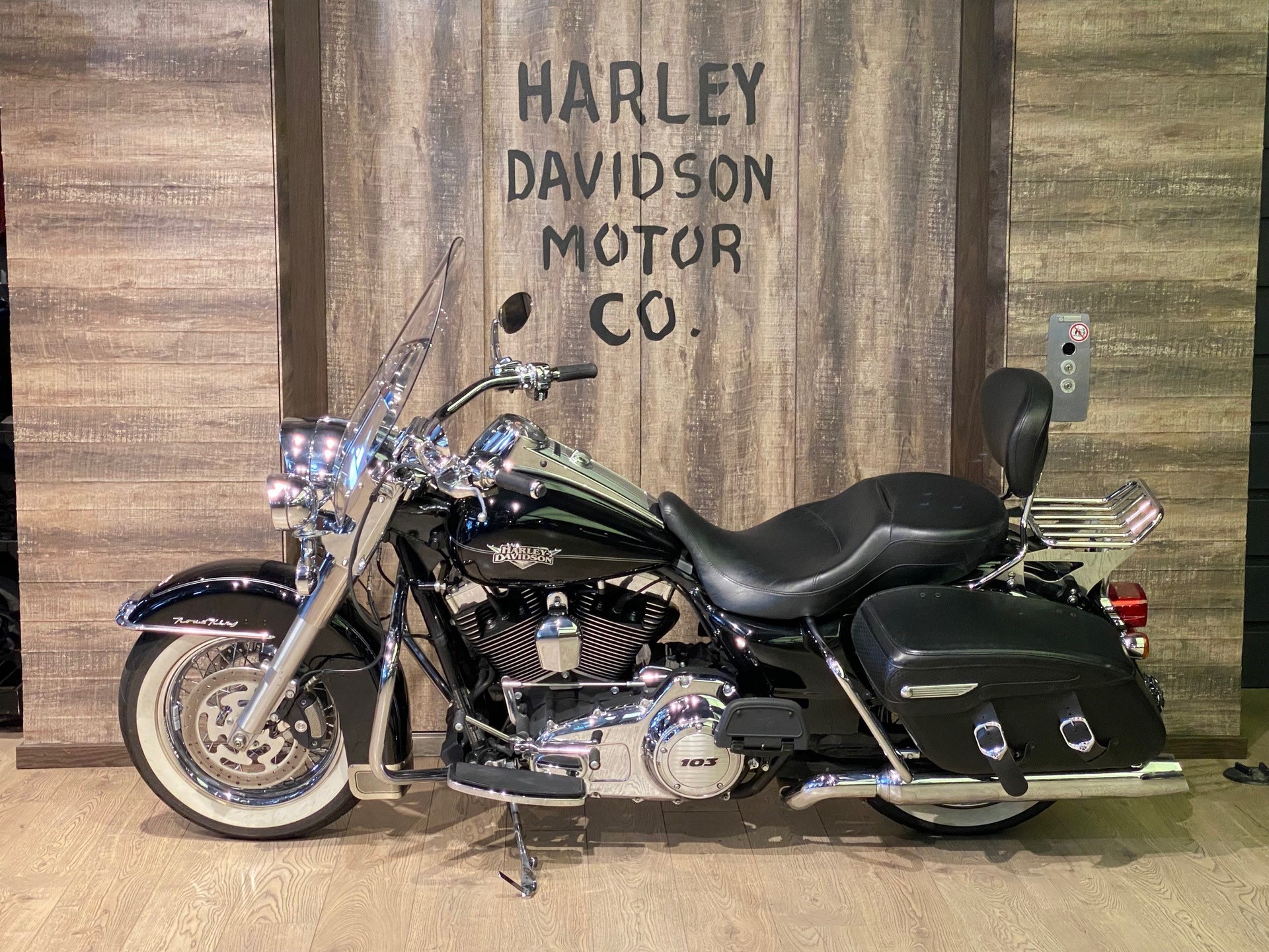 HARLEY-DAVIDSON FLHRC Road King Classic 103 ABS-image-3