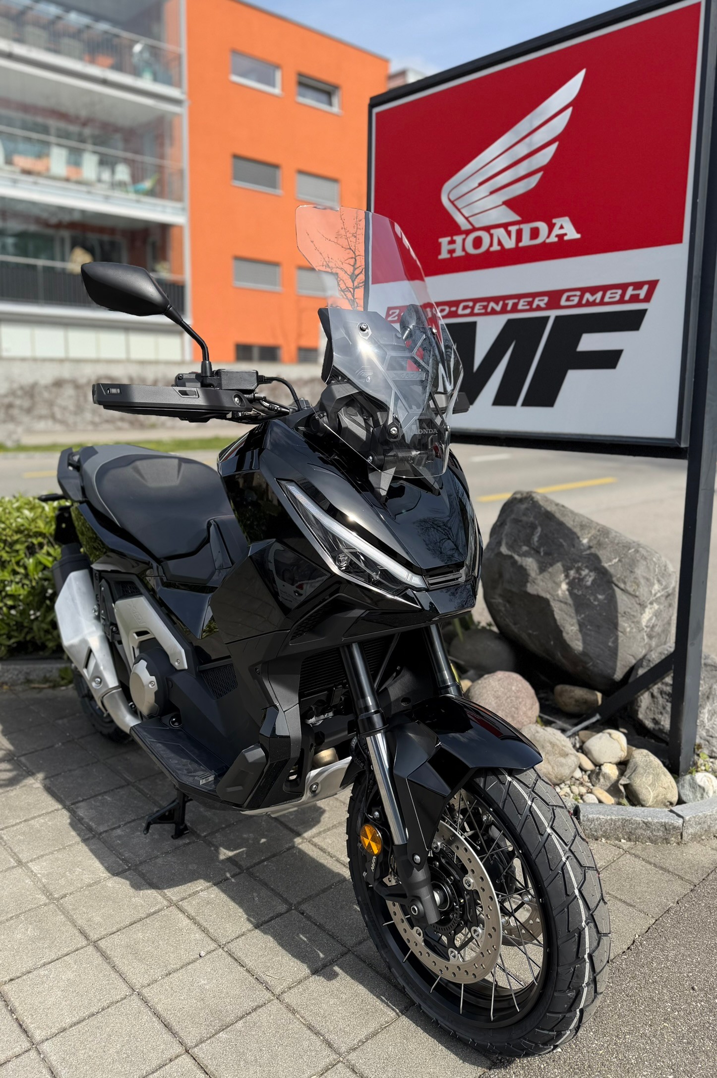 HONDA X-ADV 750-image-9