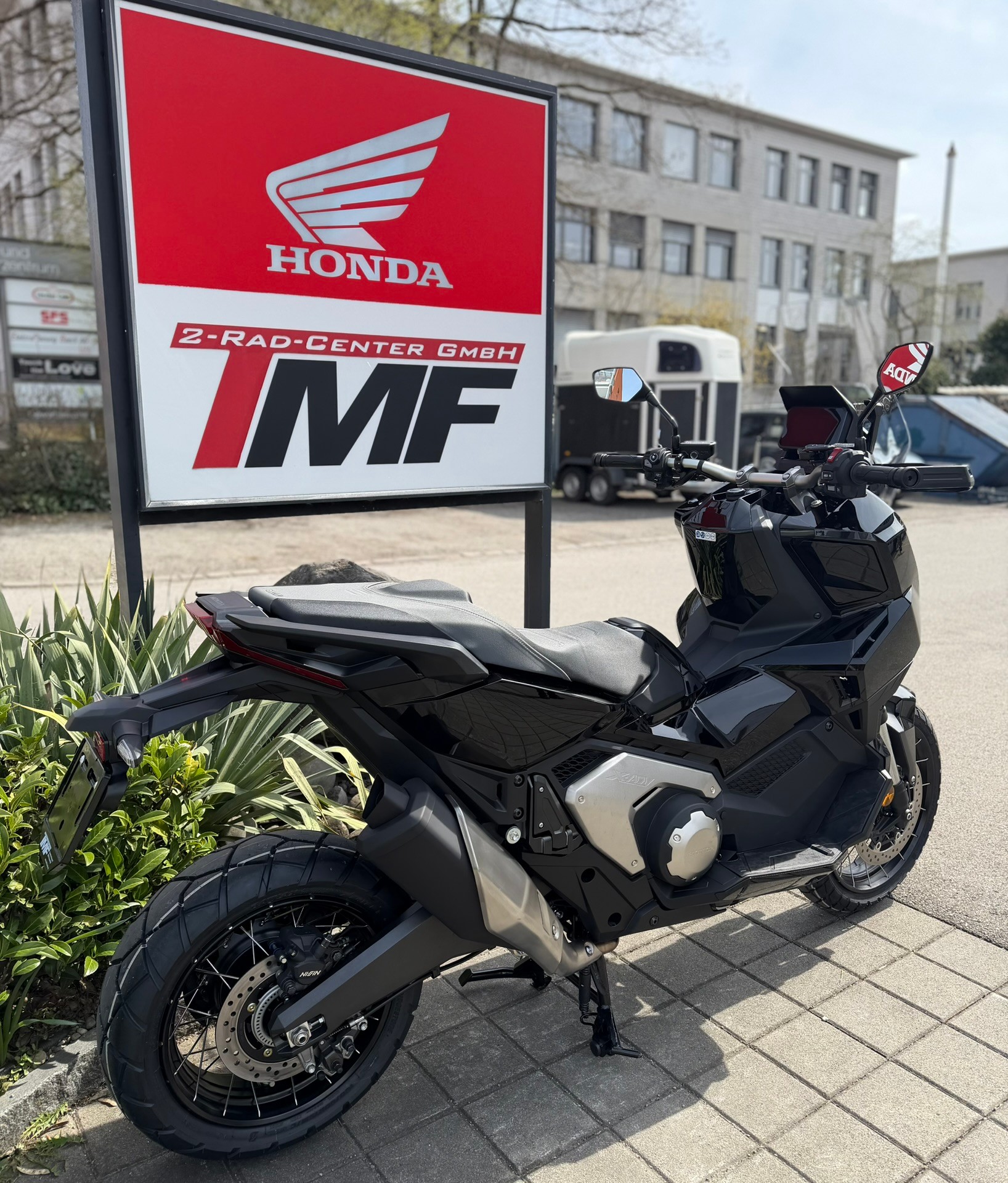 HONDA X-ADV 750-image-1