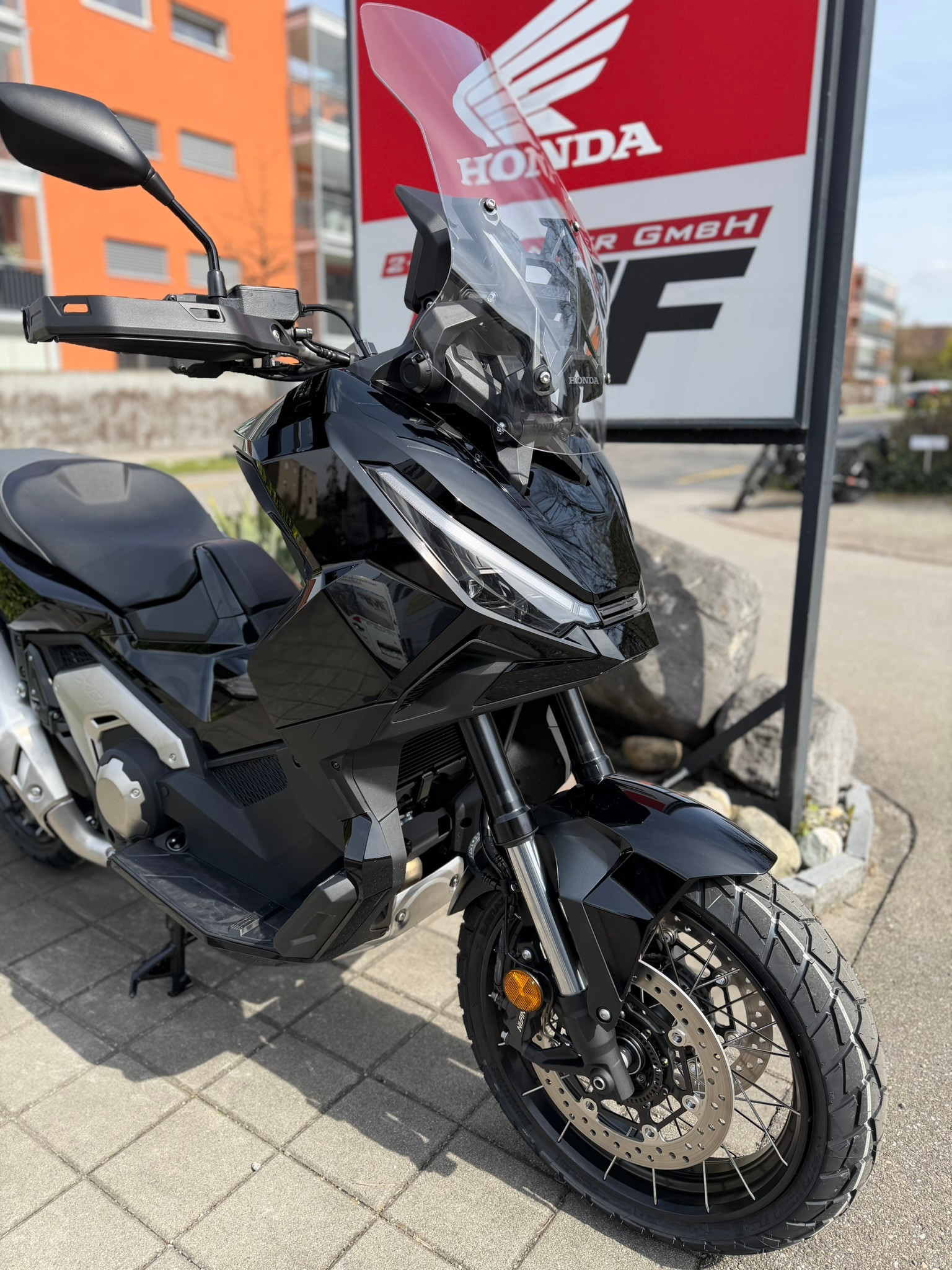 HONDA X-ADV 750-image-2