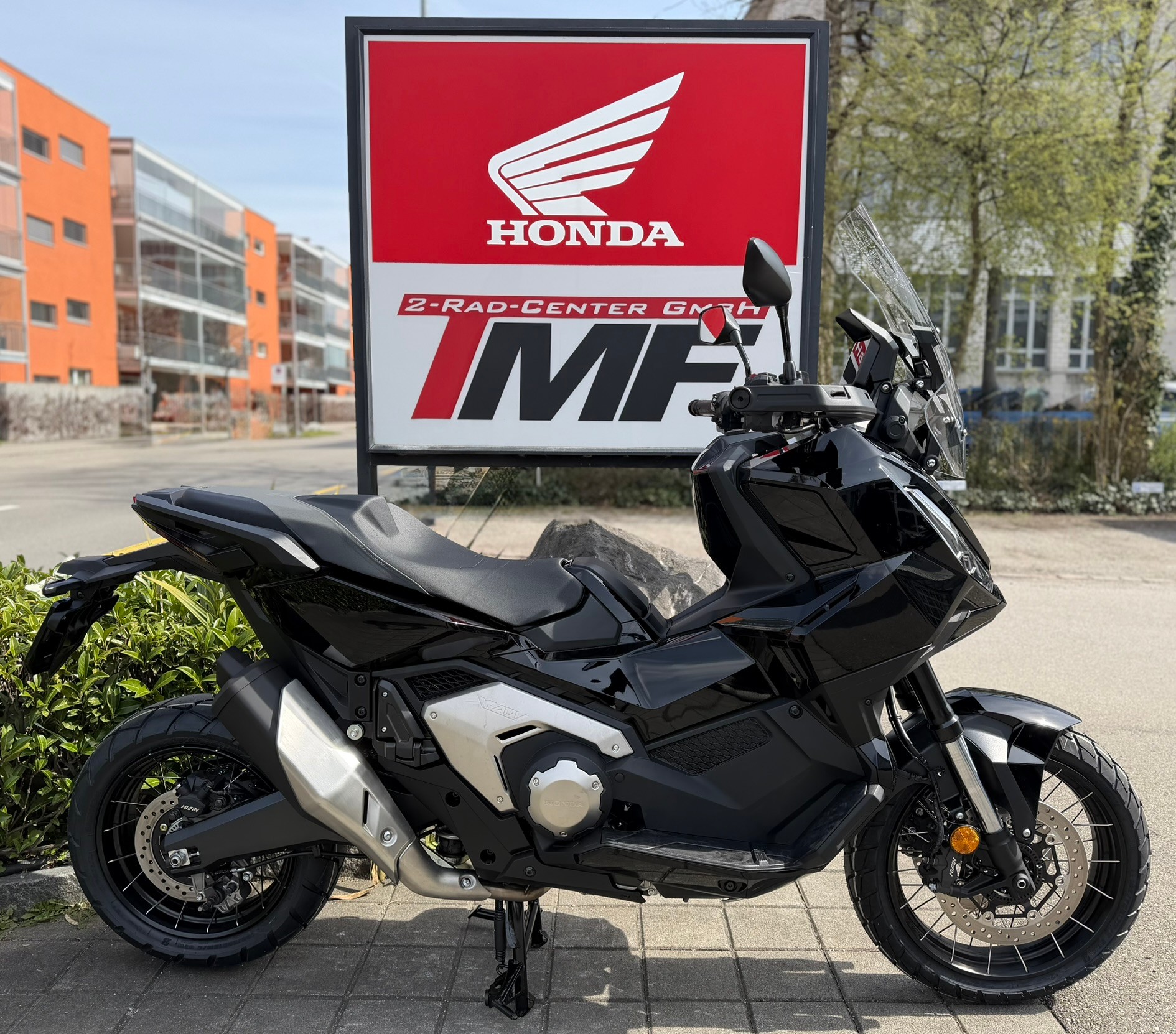 HONDA X-ADV 750-image-8