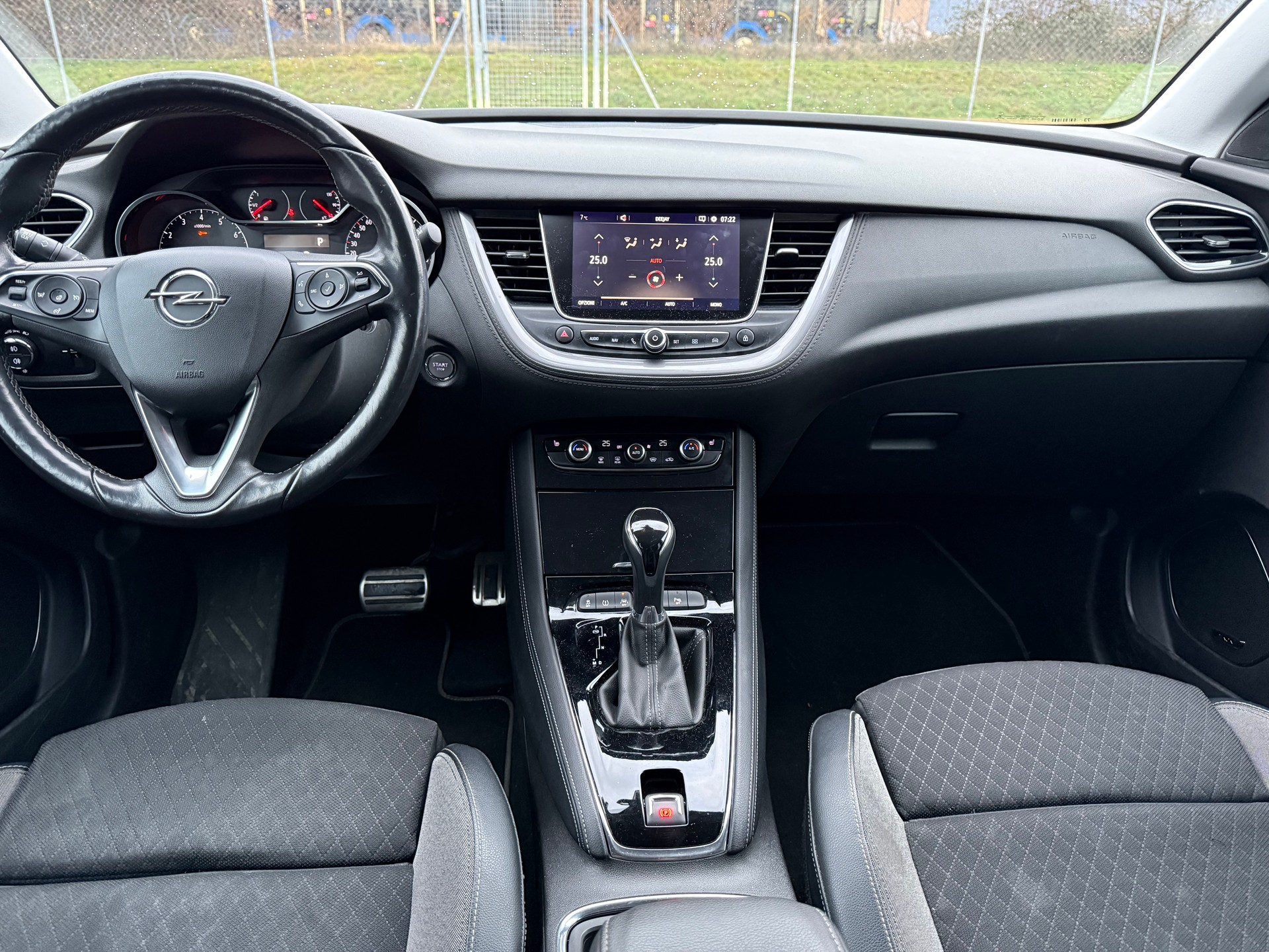 OPEL Grandland X 1.2i TP Excellence Automatik-image-5