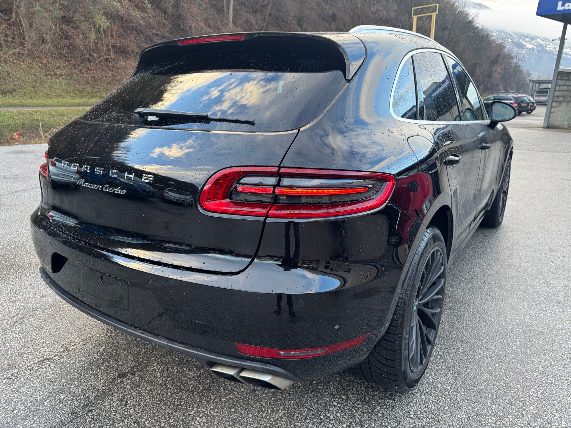 PORSCHE Macan Turbo PDK-image-3