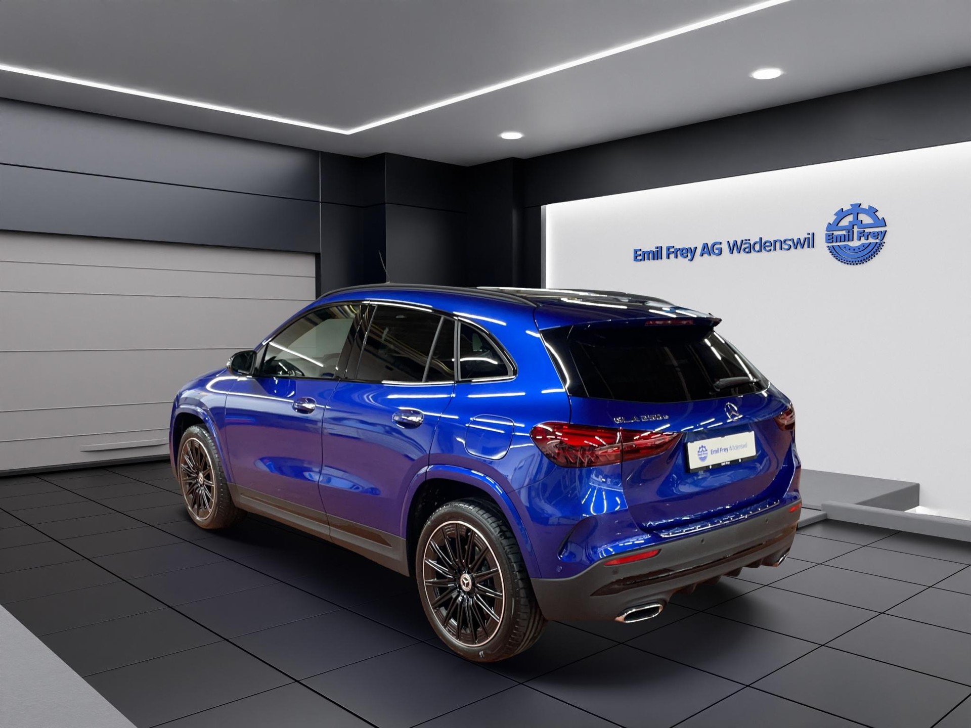 MERCEDES-BENZ GLA 250 e AMG Line-showroom-element-3