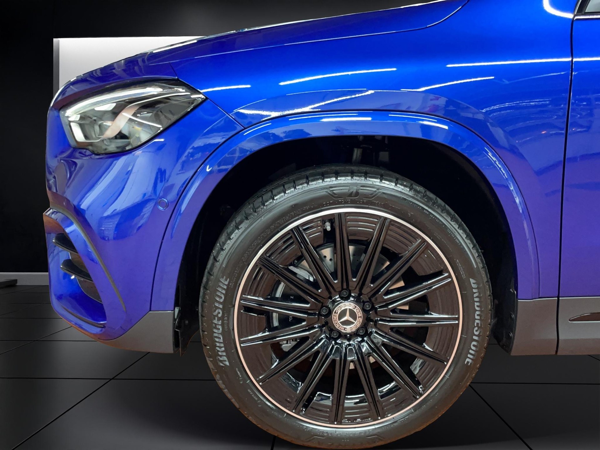 MERCEDES-BENZ GLA 250 e AMG Line-image-9