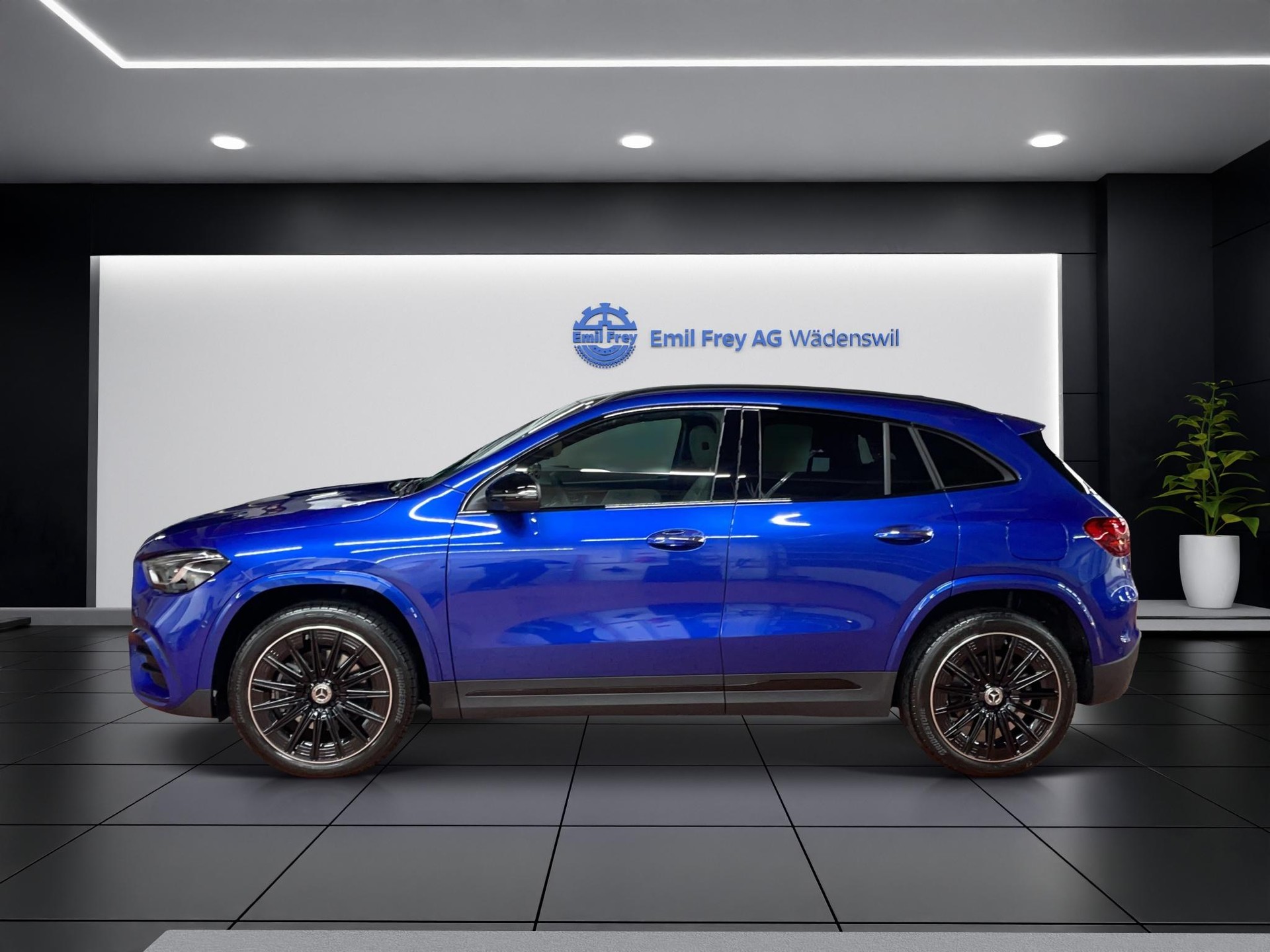 MERCEDES-BENZ GLA 250 e AMG Line-showroom-element-2