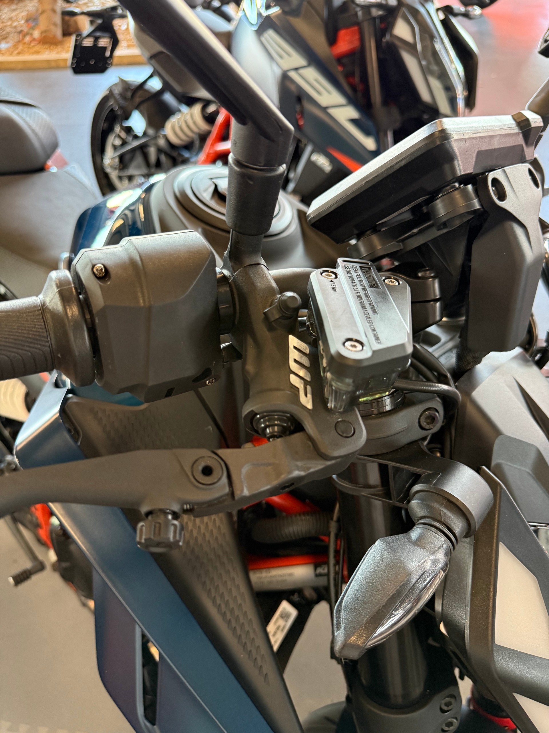 KTM 390 Duke-image-6