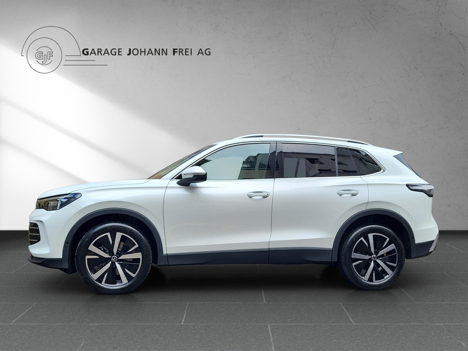 VW Tiguan Elegance 2.0TSI 204PS 4Motion DSG-showroom-element-1