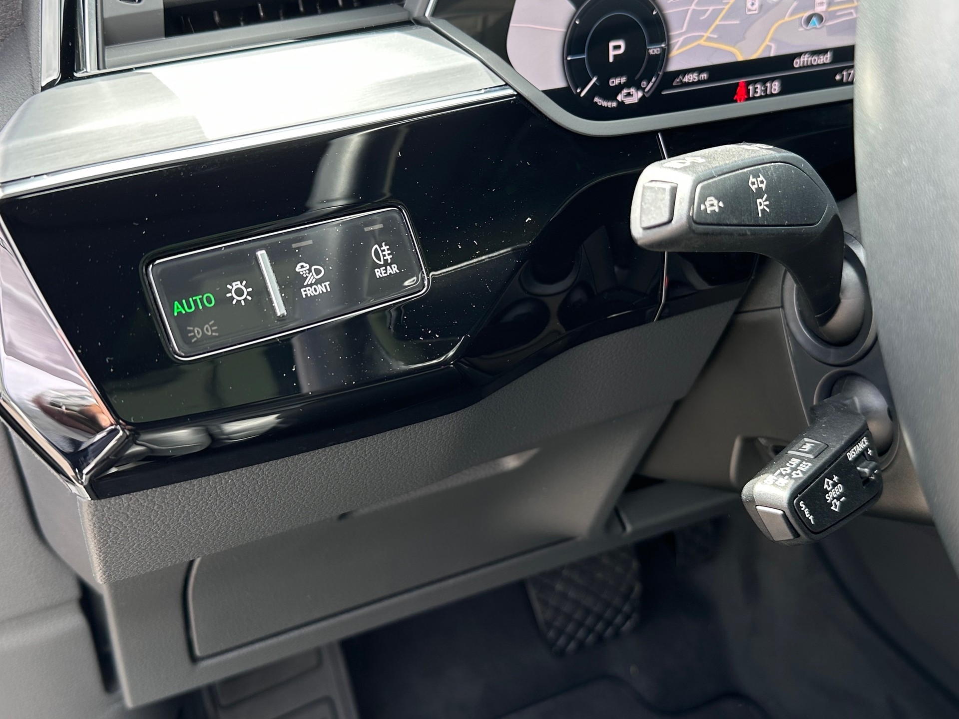 AUDI e-tron 55 Advanced quattro-image-9