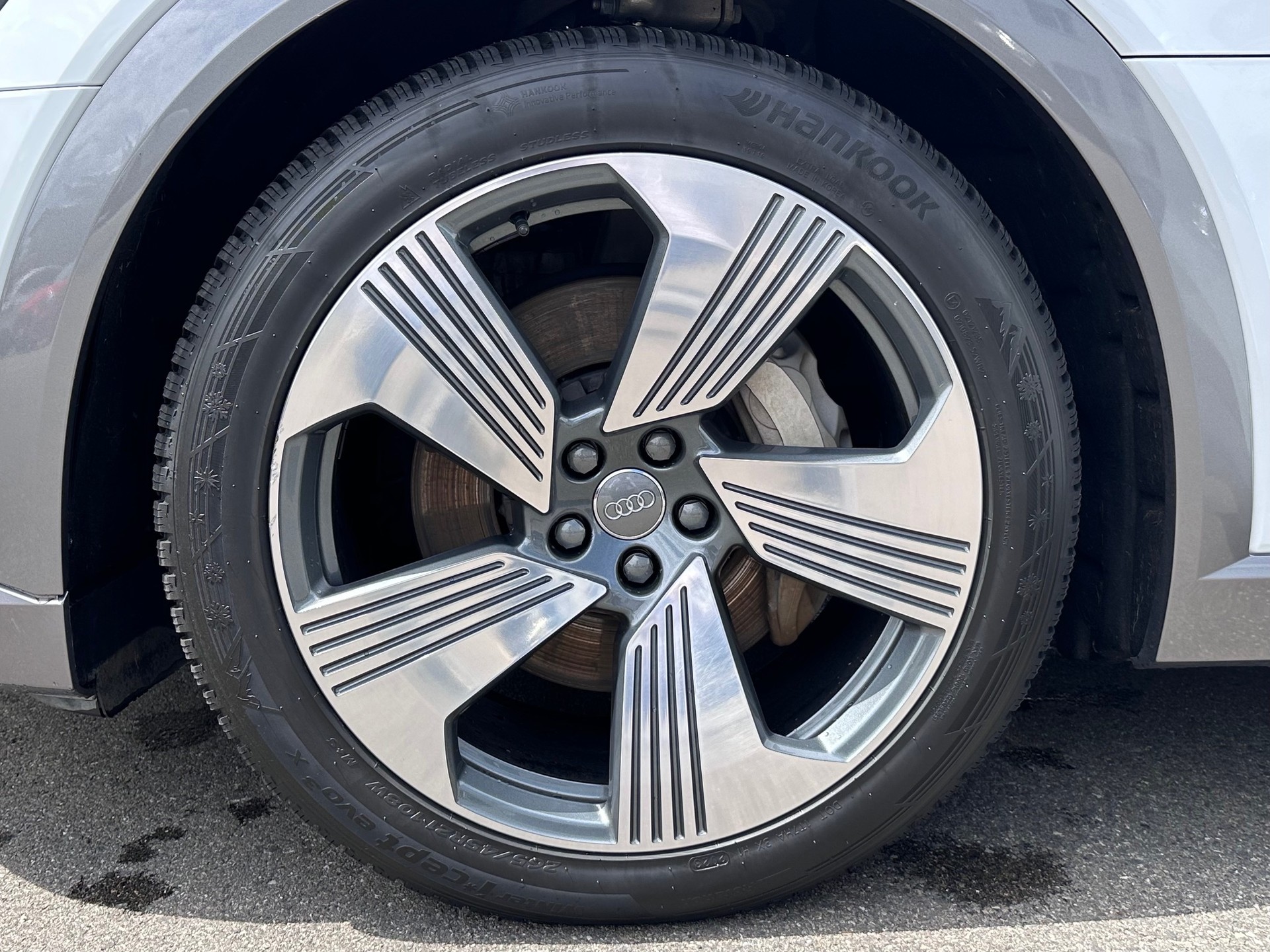 AUDI e-tron 55 Advanced quattro-image-14