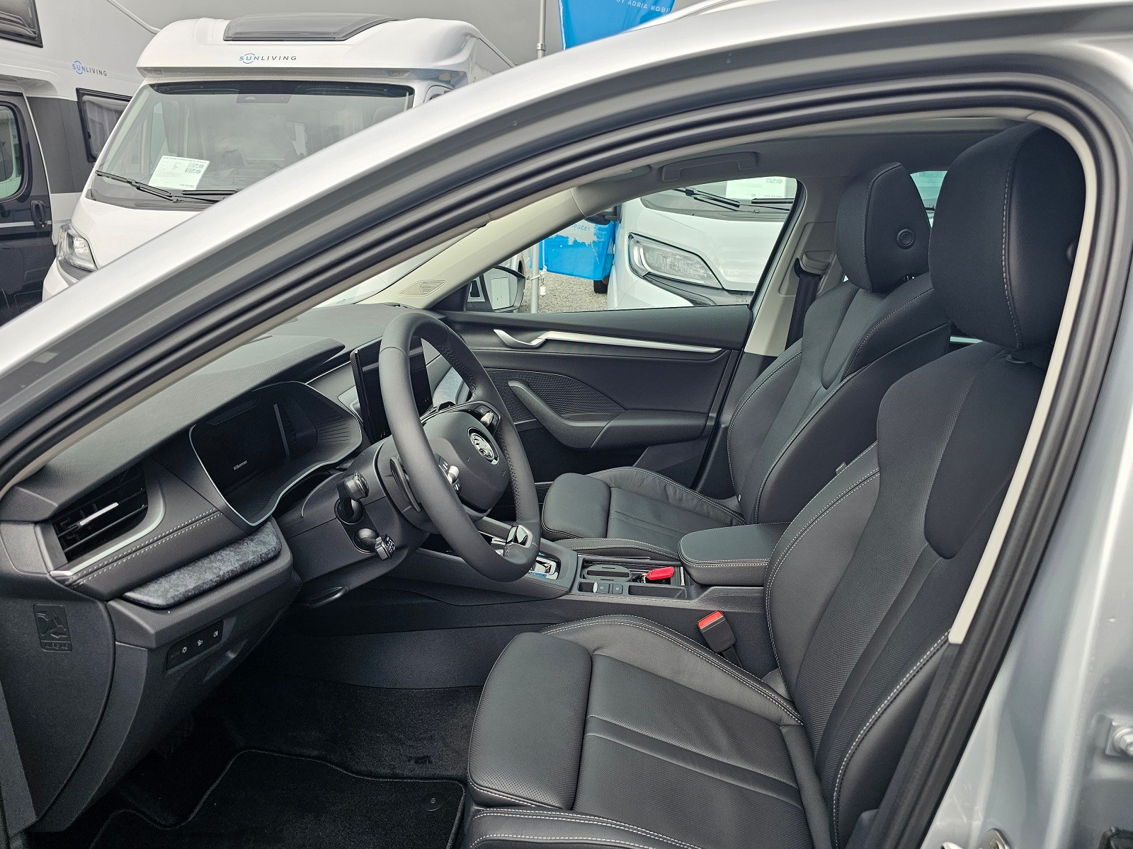 SKODA Octavia Combi 2.0 TDI DSG Selection-image-7