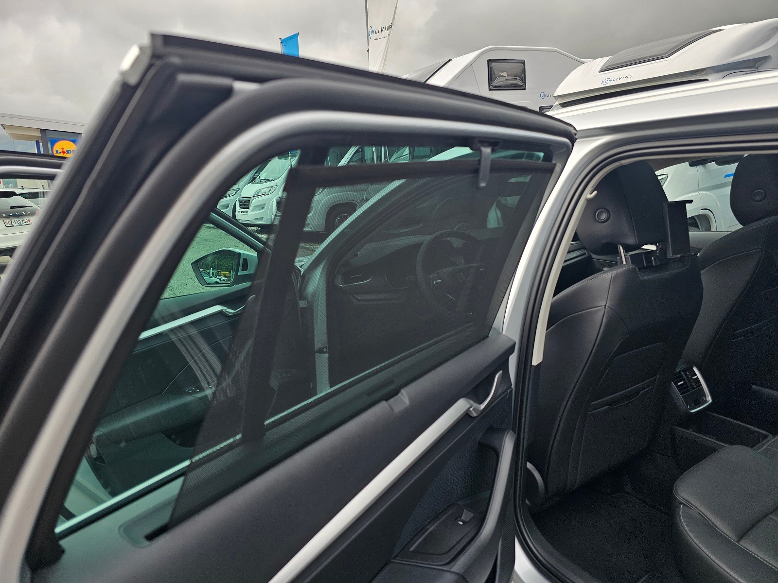 SKODA Octavia Combi 2.0 TDI DSG Selection-image-19
