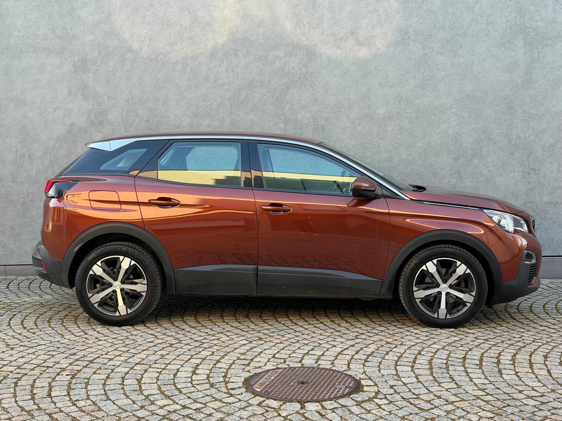 PEUGEOT 3008 1.2 PureTech Allure EAT-image-8