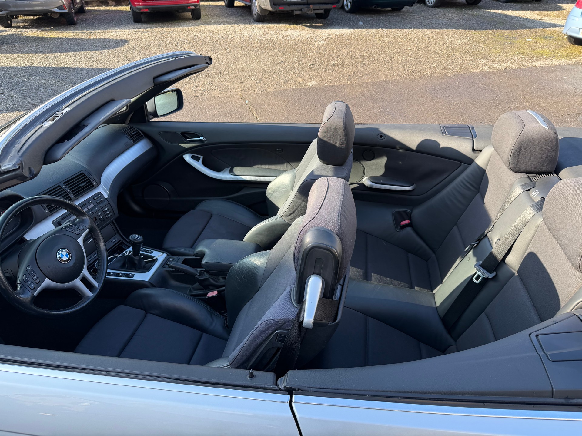 BMW 320Ci Cabriolet-image-17