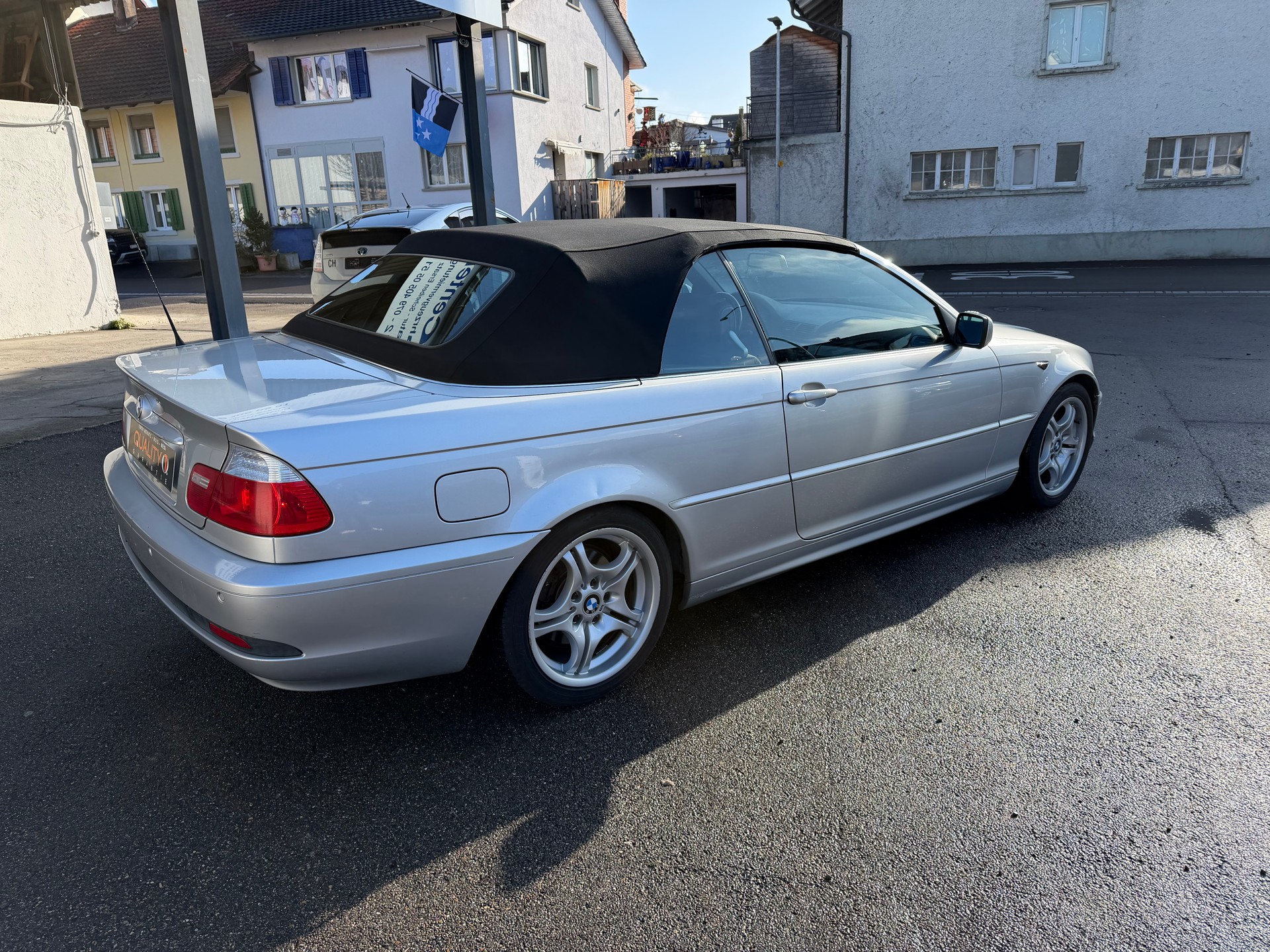 BMW 320Ci Cabriolet-image-4