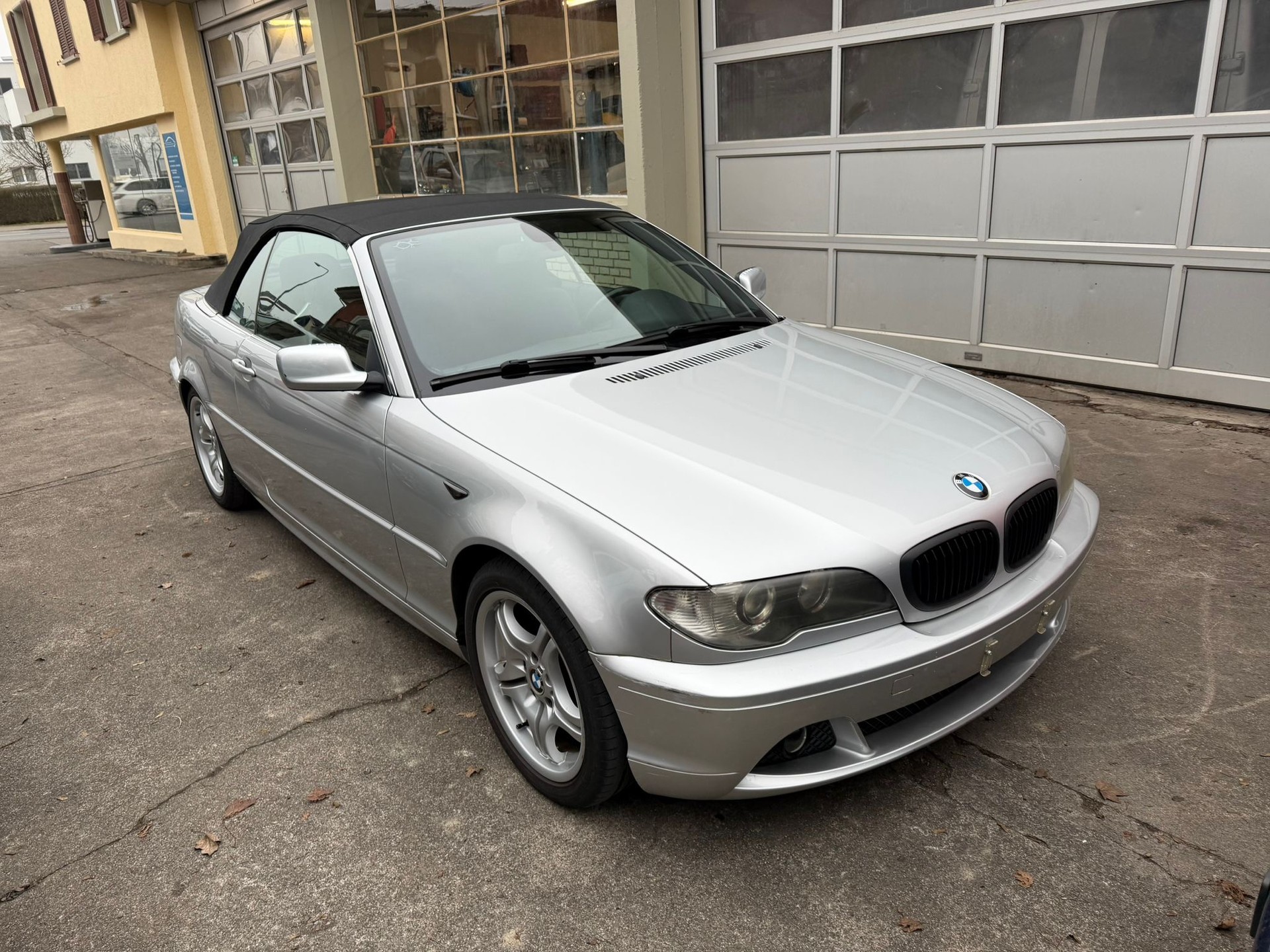 BMW 320Ci Cabriolet-image-14