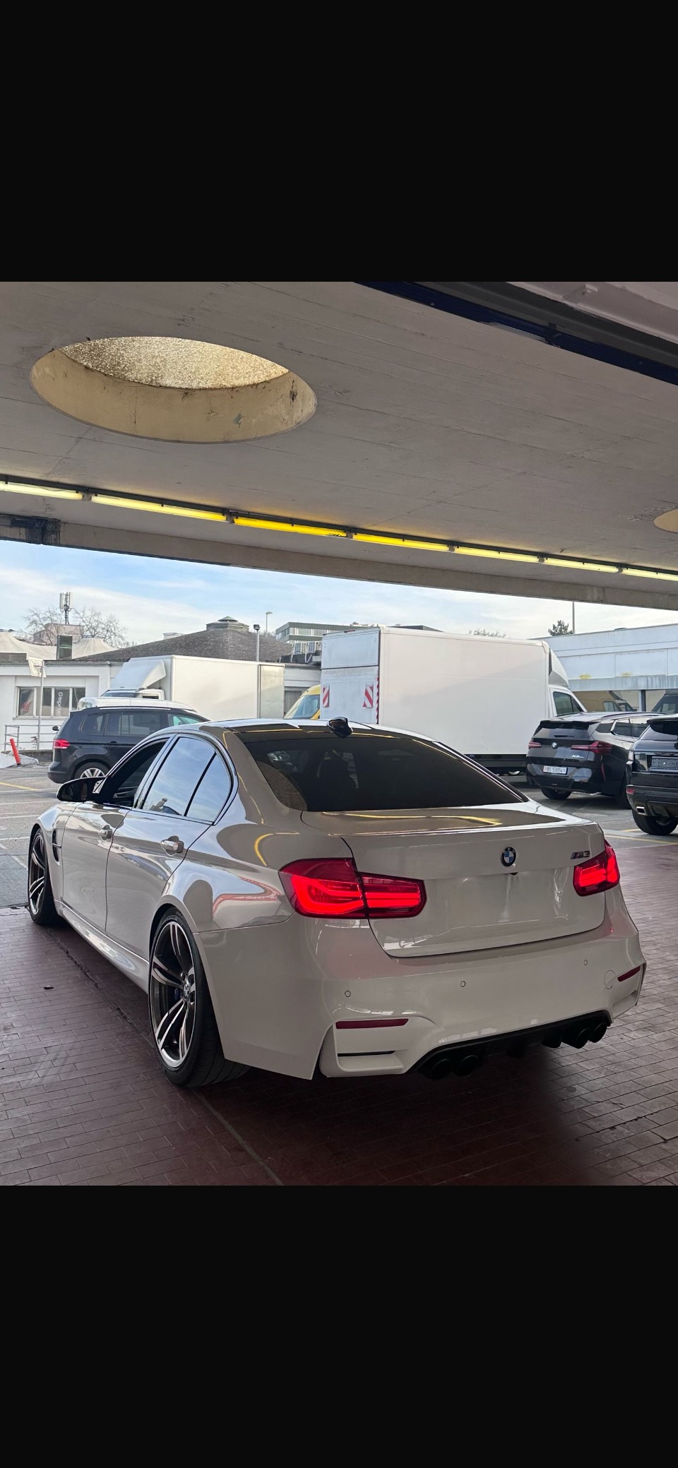BMW M3-image-4