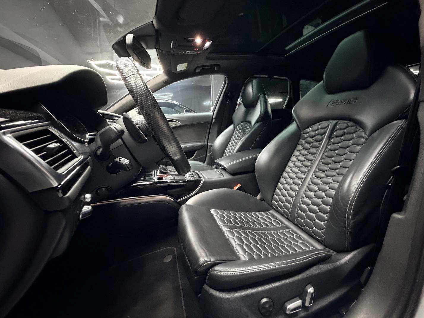 AUDI RS6 Avant 4.0 TFSI V8 p-image-11