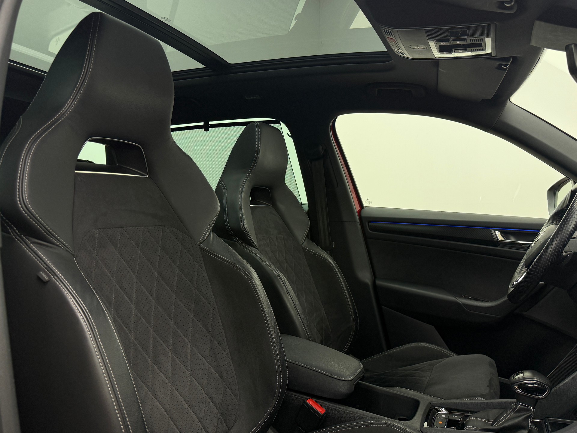 SKODA Kodiaq 2.0 TDI CR Sport Line 4x4 DSG ~AHK~7-PLÄTZER~-image-20