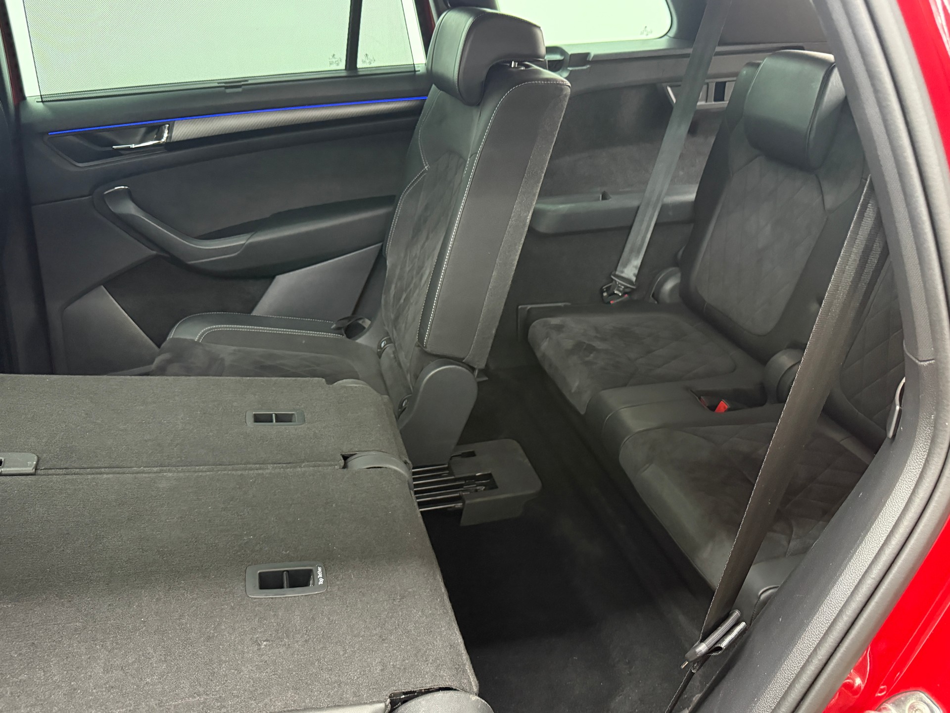 SKODA Kodiaq 2.0 TDI CR Sport Line 4x4 DSG ~AHK~7-PLÄTZER~-image-22