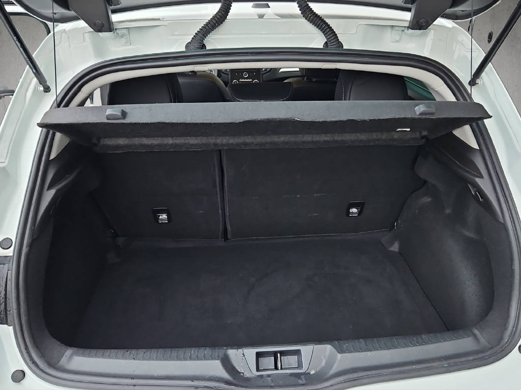 RENAULT Mégane 1.3 TCe 140 GT Line EDC-image-9