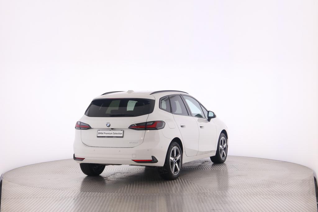 BMW 218d Active Tourer-showroom-element-1