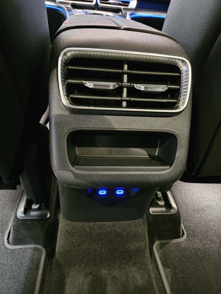 MERCEDES-BENZ GLC 400 4Matic with EQ Technology-image-13