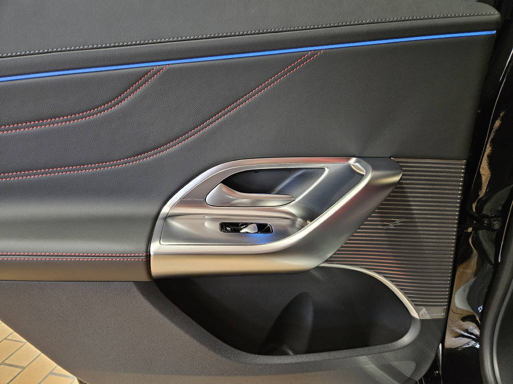 MERCEDES-BENZ GLC 400 4Matic with EQ Technology-image-16
