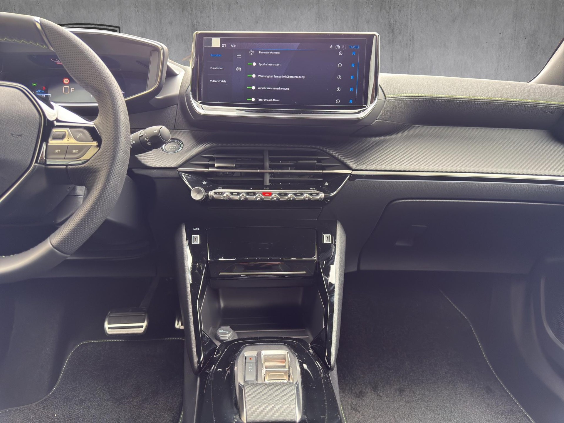 PEUGEOT 2008 1.2 Hybrid 145 GT-image-12