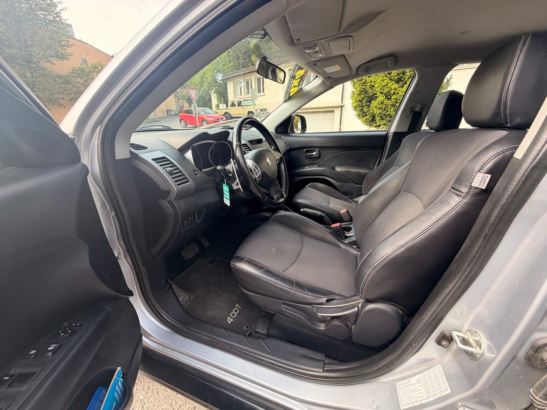 PEUGEOT 4007 2.4 Platinum Edition CVT-image-8
